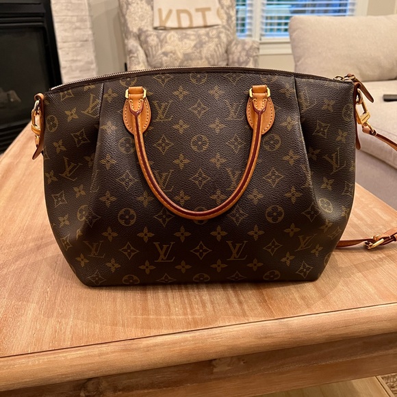 Louis Vuitton Monogram Turenne MM - Picture 10 of 17